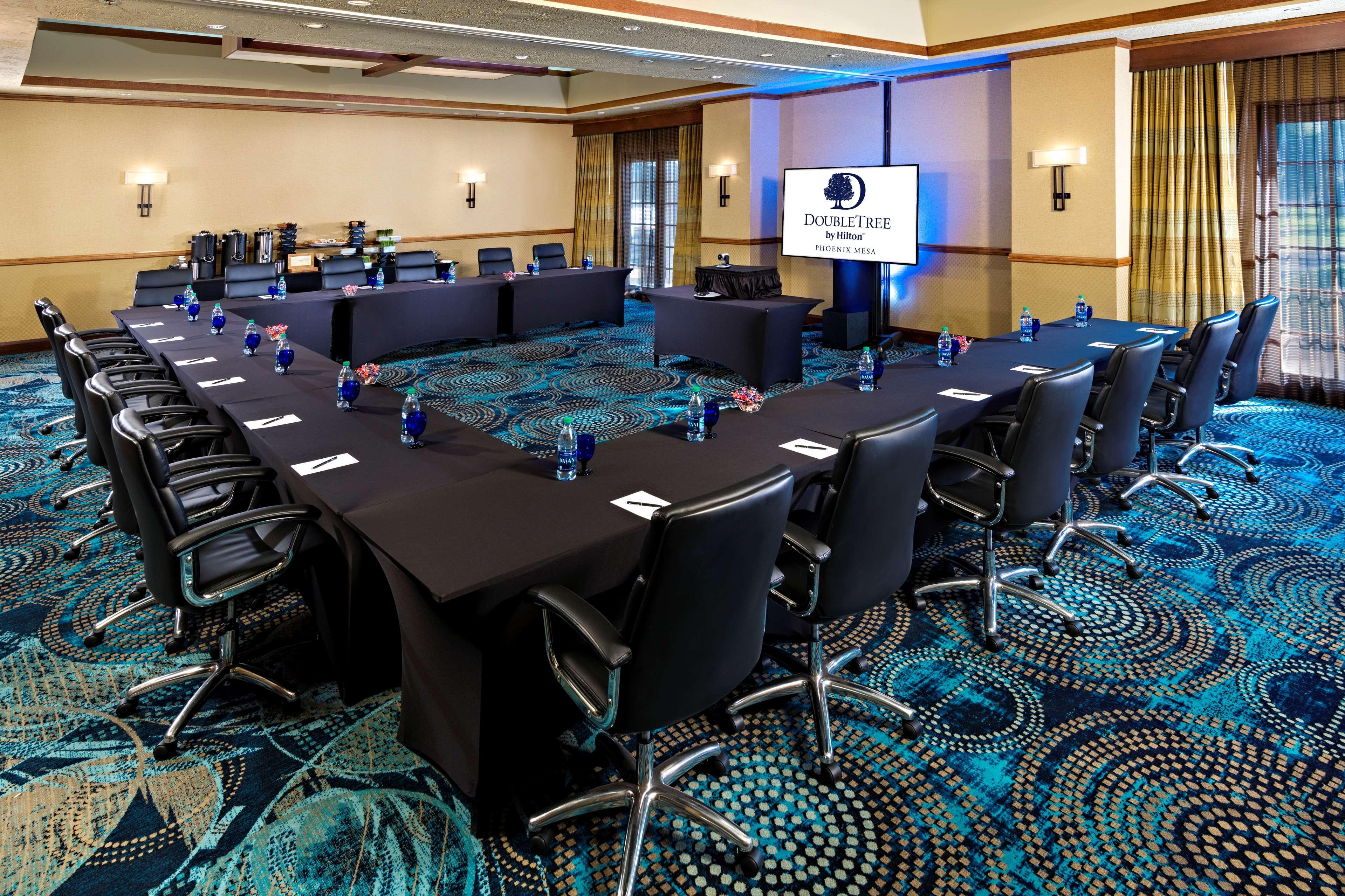 Doubletree By Hilton Phoenix Mesa Exterior photo