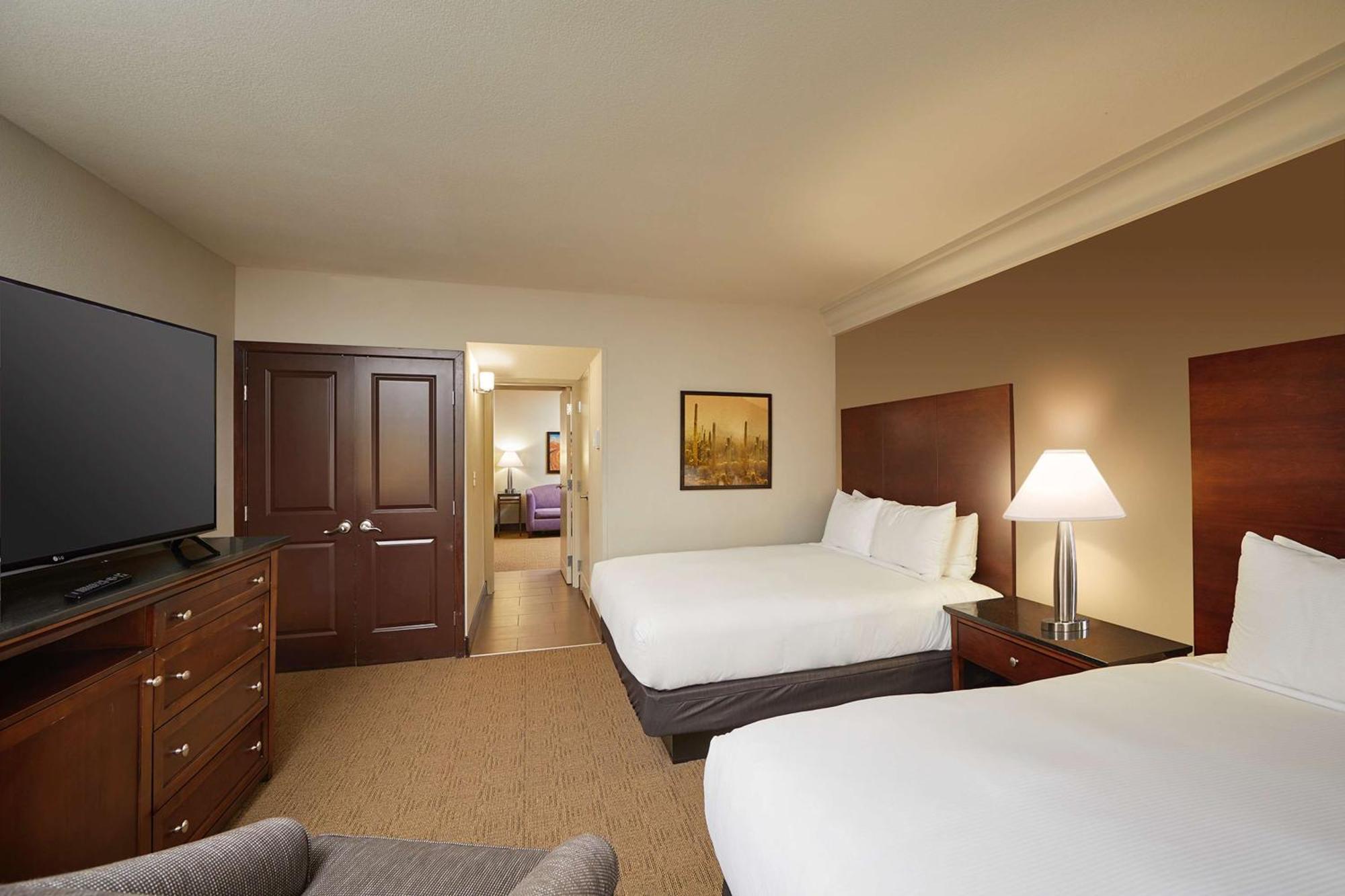 Doubletree By Hilton Phoenix Mesa Exterior photo
